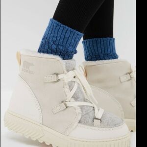 Sorel Women's Winter Boots in Cream and Gray